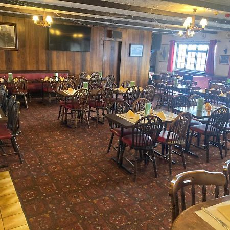 Green Acre Motel North Cornelly Екстериор снимка